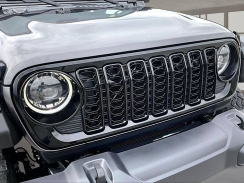 Used 2024 Jeep Wrangler Unlimited Sport AWD/4WD image 29