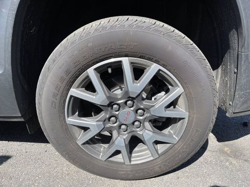 Used 2020 GMC Acadia SLE w/ LPO, Floor Liner Package image 4