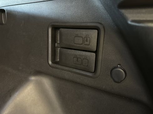 Used 2023 Chevrolet Equinox RS image 26