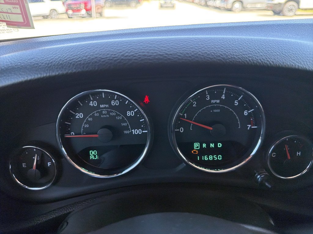 Used 2014 Jeep Wrangler Unlimited Sahara w/ Max Tow Package AWD/4WD image 28