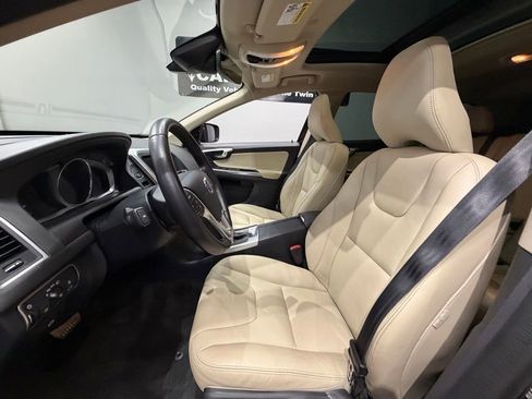 Used 2016 Volvo XC60 T5 Premier image 19