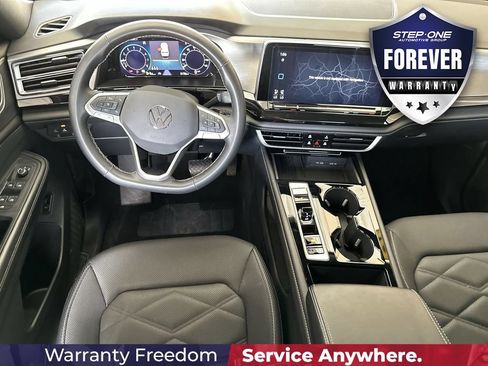 Used 2025 Volkswagen Atlas Cross Sport SE FWD image 16