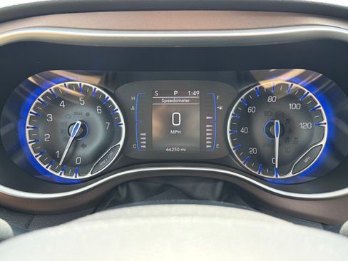 Used 2023 Chrysler Voyager LX FWD image 18