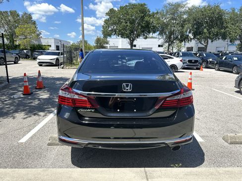 Used 2017 Honda Accord LX image 7