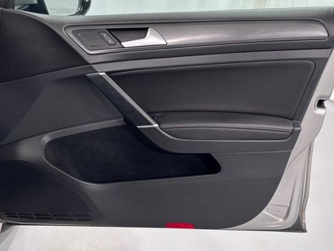 Used 2019 Volkswagen Golf SE w/ Driver Assistance Package image 20