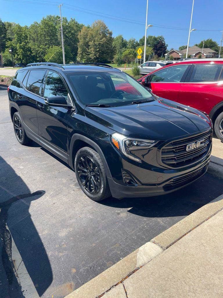 Used 2020 GMC Terrain SLT w/ Preferred Package AWD/4WD image 4