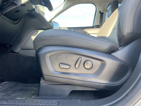 New 2026 Ford Explorer Active w/ Active Comfort Package image 10