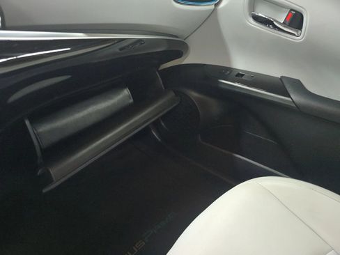 Used 2019 Toyota Prius Prime Premium image 24