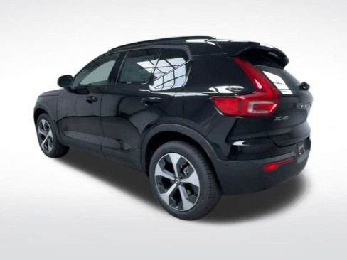 New 2026 Volvo XC40 B5 Plus w/ Protection Package Premier image 21