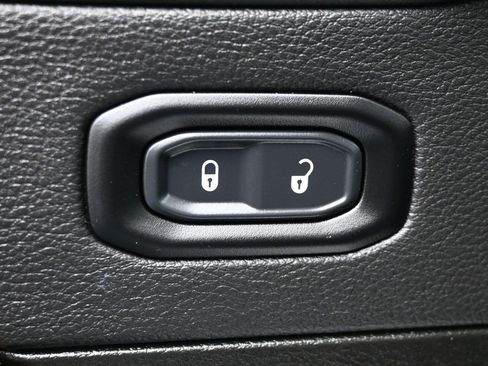 Used 2024 Jeep Wrangler Sahara w/ Safety Group image 11