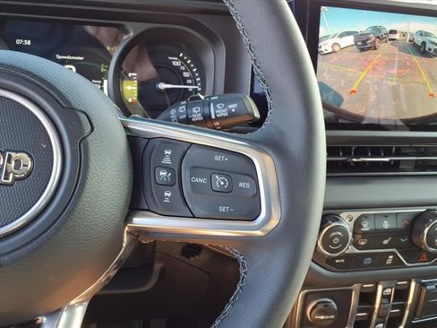 Certified 2025 Jeep Wrangler Unlimited Sahara AWD/4WD image 17