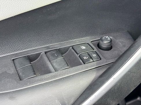 Used 2023 Toyota Corolla SE image 25