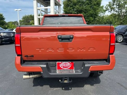 Used 2025 Toyota Tacoma TRD Off-Road AWD/4WD image 8