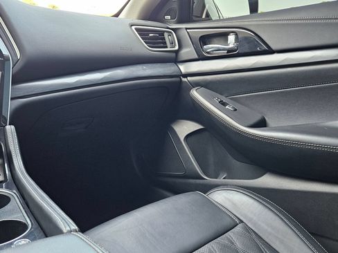 Used 2023 Nissan Maxima Platinum w/ Sport Mat Group FWD image 11