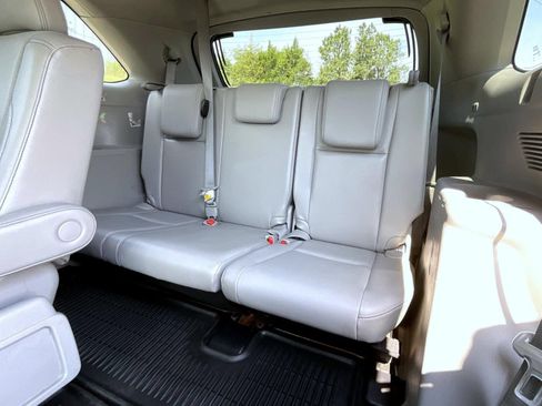 Used 2014 Toyota Highlander Limited Platinum AWD/4WD image 21