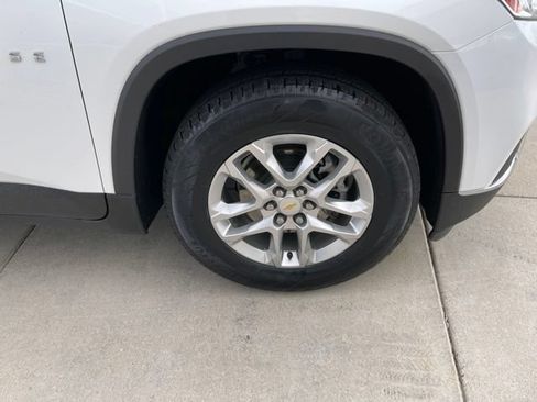 Used 2021 Chevrolet Traverse LT AWD/4WD image 22