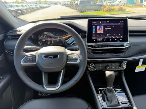 New 2026 Jeep Compass Latitude w/ Quick Order Package 29K AWD/4WD image 13