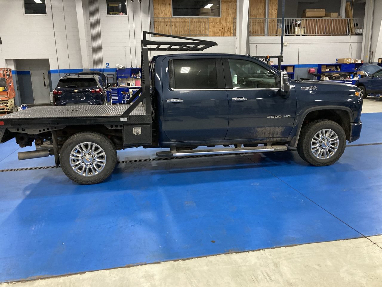 Used 2021 Chevrolet Silverado 2500 High Country w/ Technology Package AWD/4WD image 8