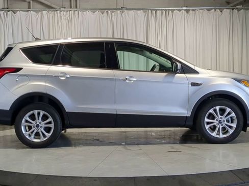Used 2019 Ford Escape SE FWD image 11