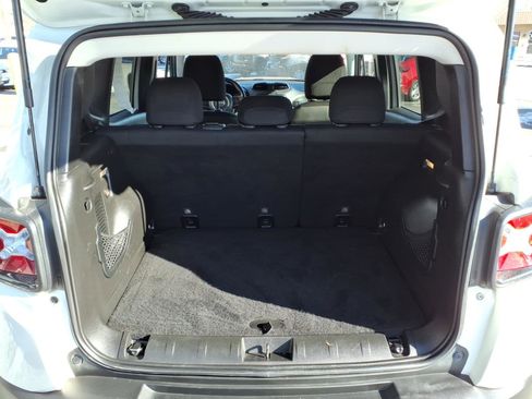 Used 2017 Jeep Renegade Altitude image 10