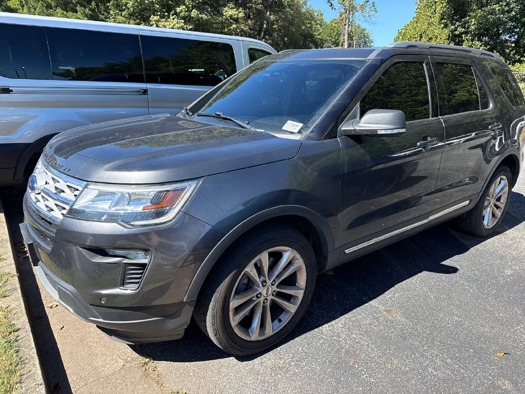 Used 2019 Ford Explorer XLT w/ Equipment Group 202A AWD/4WD image 9