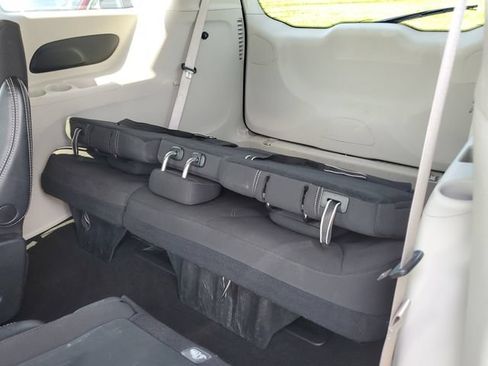 Used 2023 Chrysler Voyager LX FWD image 27