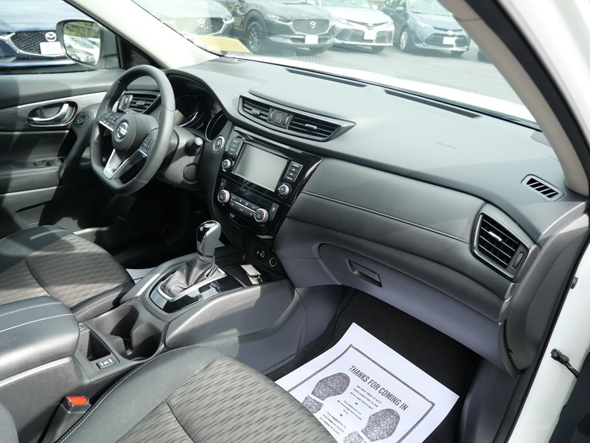 Used 2018 Nissan Rogue SV w/ Premium Package AWD/4WD image 30