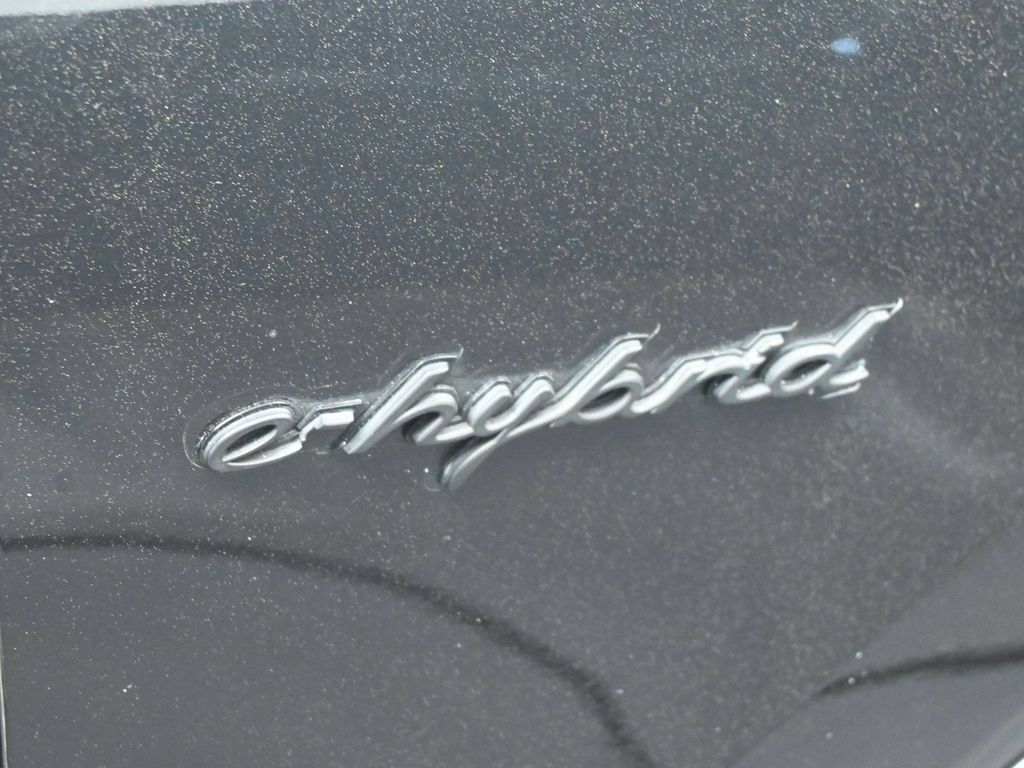 Certified 2022 Porsche Cayenne Turbo S AWD/4WD image 10