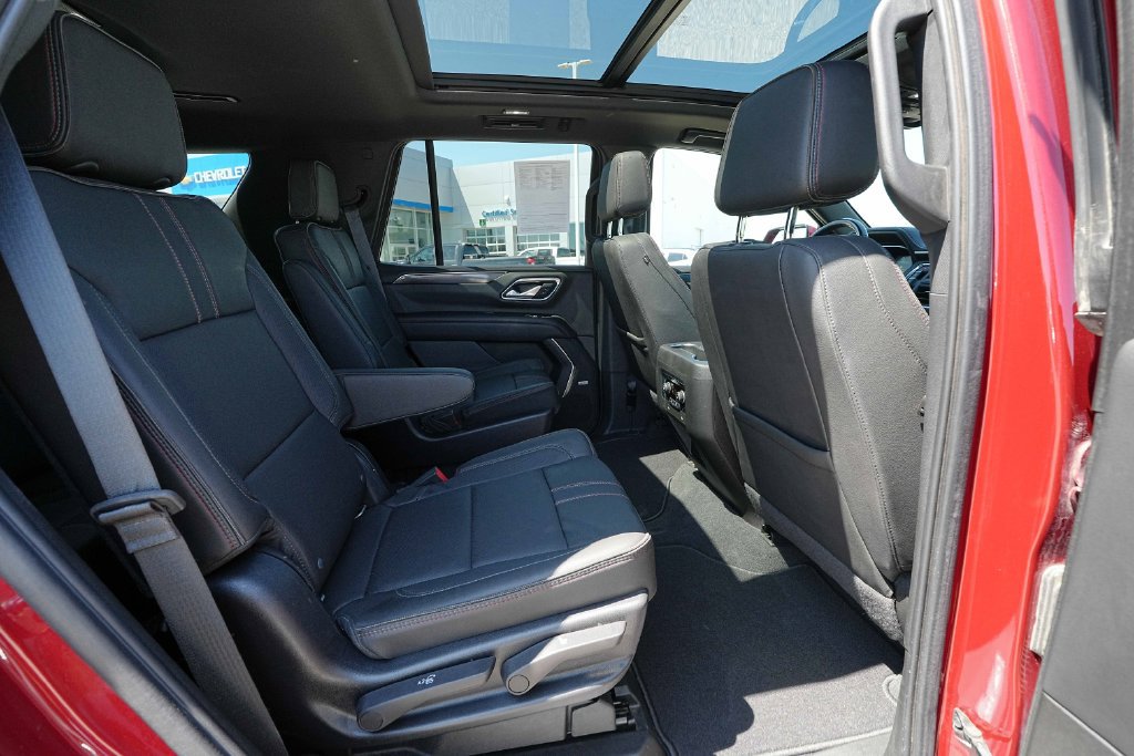 Used 2022 Chevrolet Tahoe RST w/ Luxury Package AWD/4WD image 25