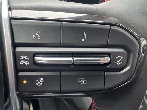 Used 2024 Chevrolet Colorado Z71 w/ Z71 Convenience Package 2 image 17