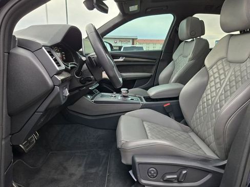 Used 2018 Audi SQ5 Premium Plus w/ Navigation Package image 4