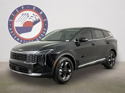 New 2026 Kia Sportage LX image 2