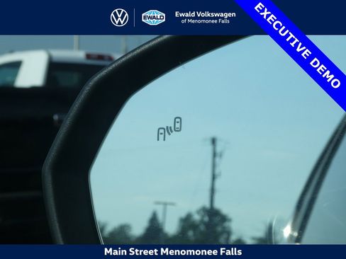 New 2025 Volkswagen Taos SE image 10