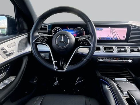 Used 2024 Mercedes-Benz GLS 450 4MATIC image 6