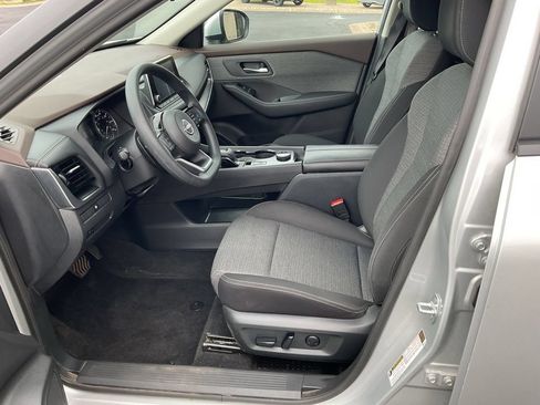 Used 2023 Nissan Rogue SV AWD/4WD image 10