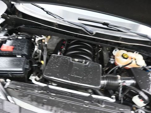 Used 2022 GMC Yukon AT4 image 32