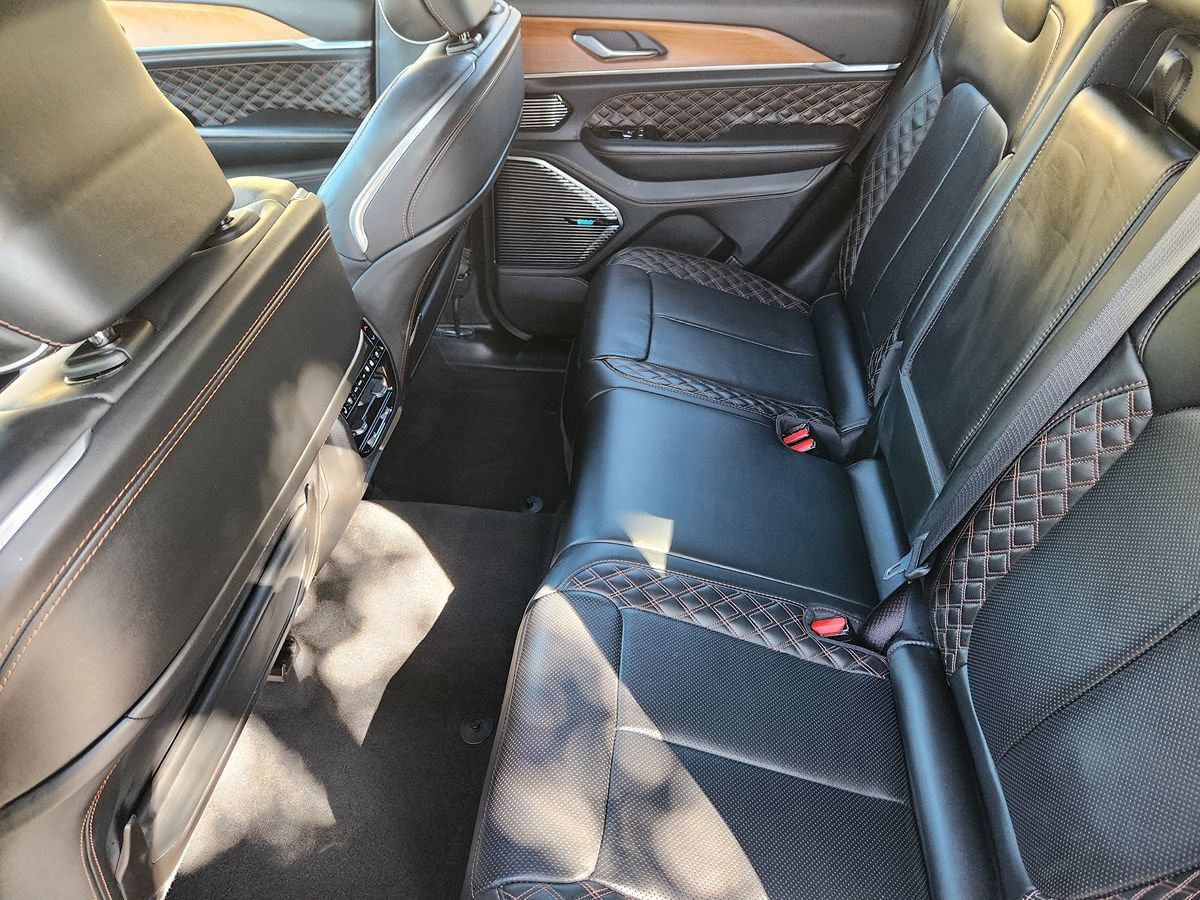 Used 2024 Jeep Grand Cherokee Summit AWD/4WD image 54
