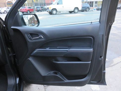 Used 2016 GMC Canyon SLE w/ All Terrain Package image 26