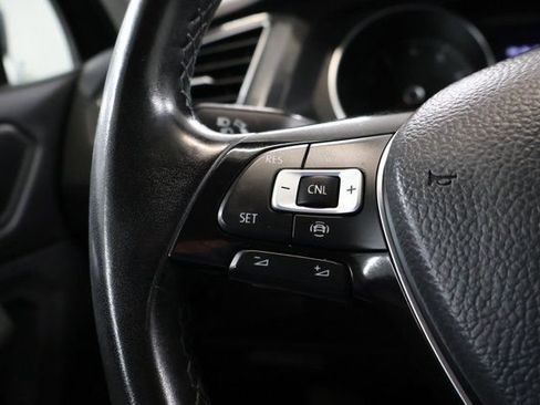 Used 2019 Volkswagen Tiguan SE w/ Panoramic Sunroof Package AWD/4WD image 19