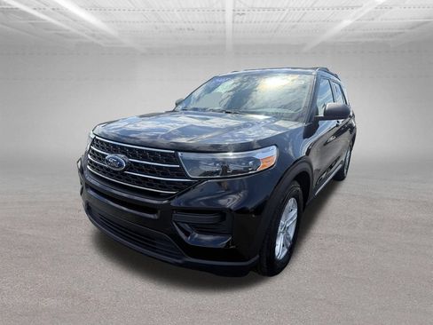Certified 2021 Ford Explorer XLT RWD image 12