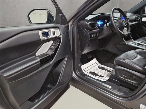 Certified 2023 Ford Explorer Platinum w/ Technology Package AWD/4WD image 11