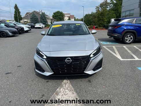 Certified 2024 Nissan Altima 2.5 SV w/ SV Premium Package AWD/4WD image 2