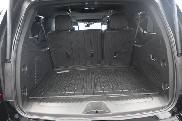 Used 2023 GMC Yukon XL SLT w/ SLT Premium Package RWD image 14