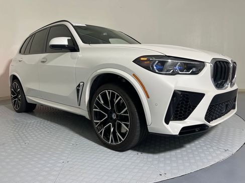 Used 2022 BMW X5 M w/ Executive Package image 6