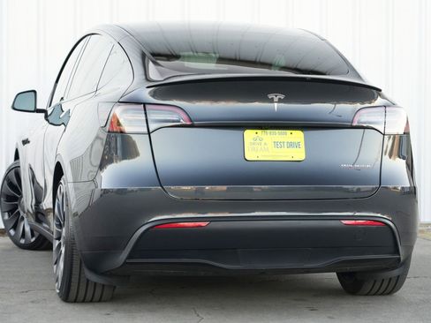 Used 2025 Tesla Model Y Performance image 6