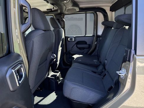 New 2025 Jeep Gladiator Sport image 16