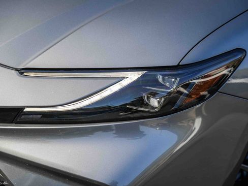 Used 2026 Toyota Camry XLE FWD image 2