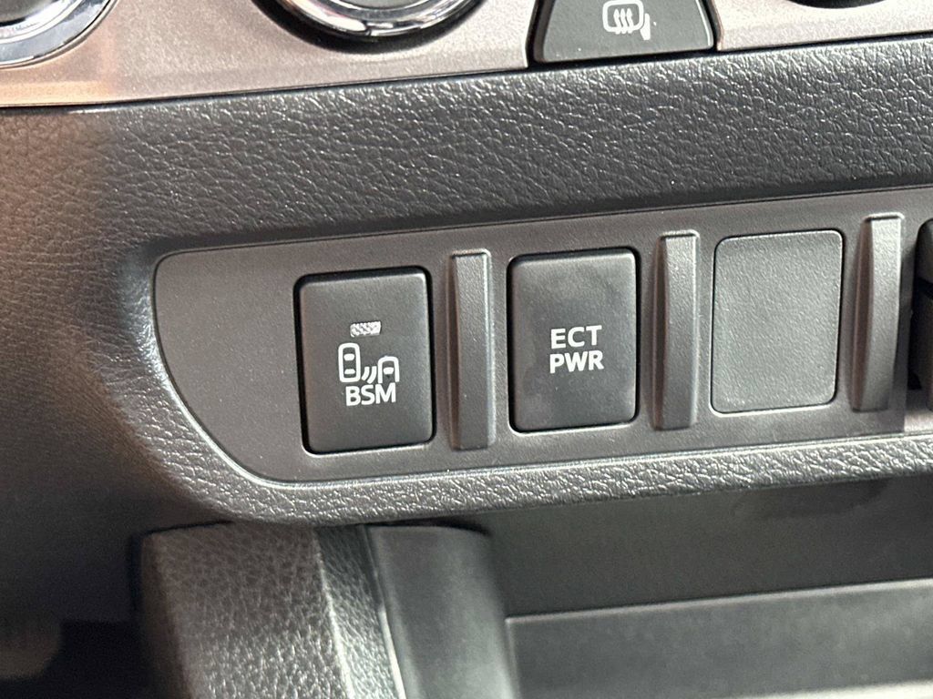 Used 2023 Toyota Tacoma SR5 w/ Technology Package AWD/4WD image 38