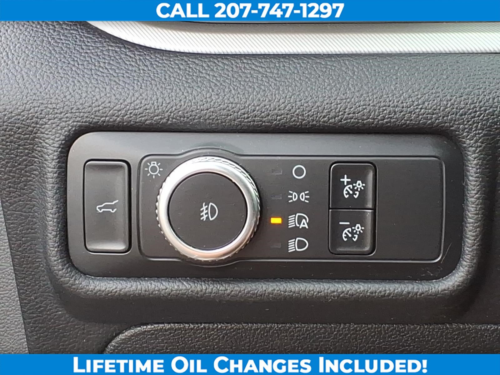 Used 2020 Ford Explorer XLT w/ Equipment Group 202A AWD/4WD image 16