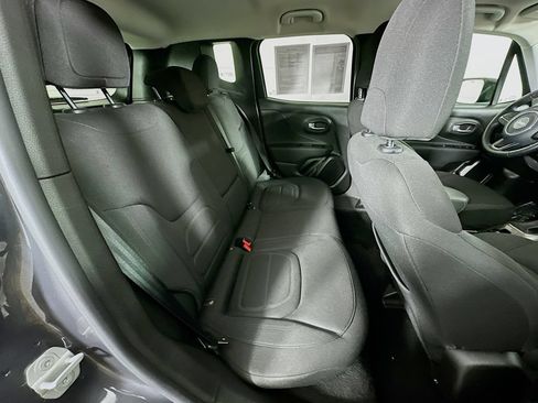 Used 2022 Jeep Renegade Latitude w/ Convenience Group AWD/4WD image 35
